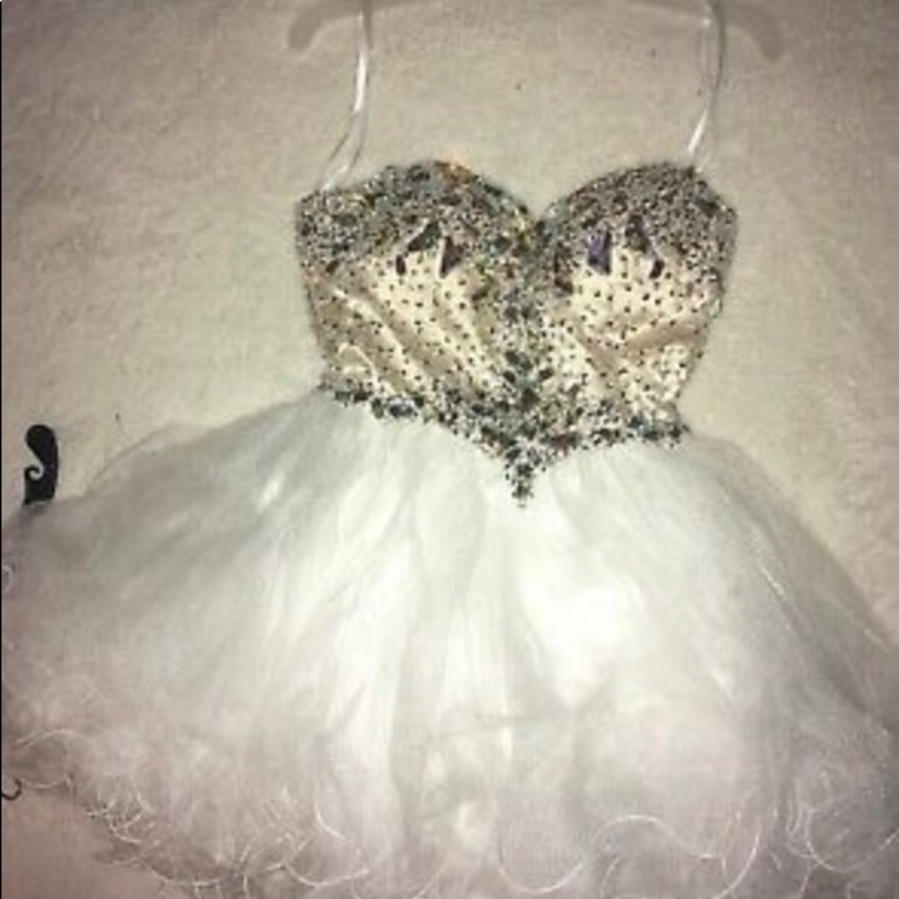 Prom/Quiencera/Sweet 16 - Picture 3 of 3